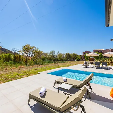 Selena 빌라 케텔리오스